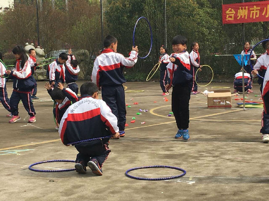 3月31日,台州体育名师送教下乡活动在河头镇中心校进行.