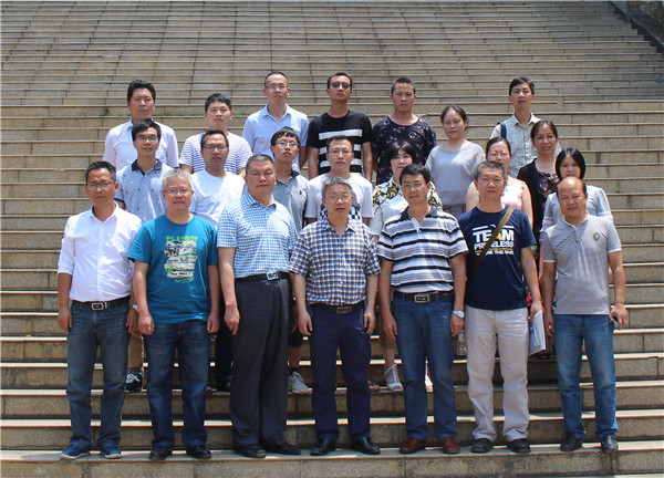 李金辉名师工作室到兴义三中送教活动